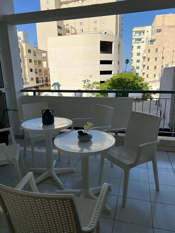 Onar Apartment Larnaca 0*,